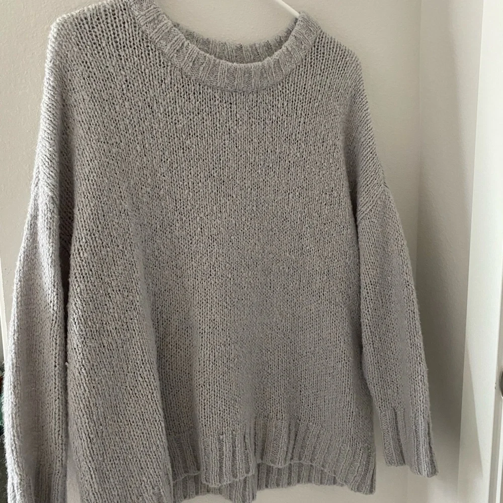 Aerie Oversized Gray Sweater - Picture 2 of 9